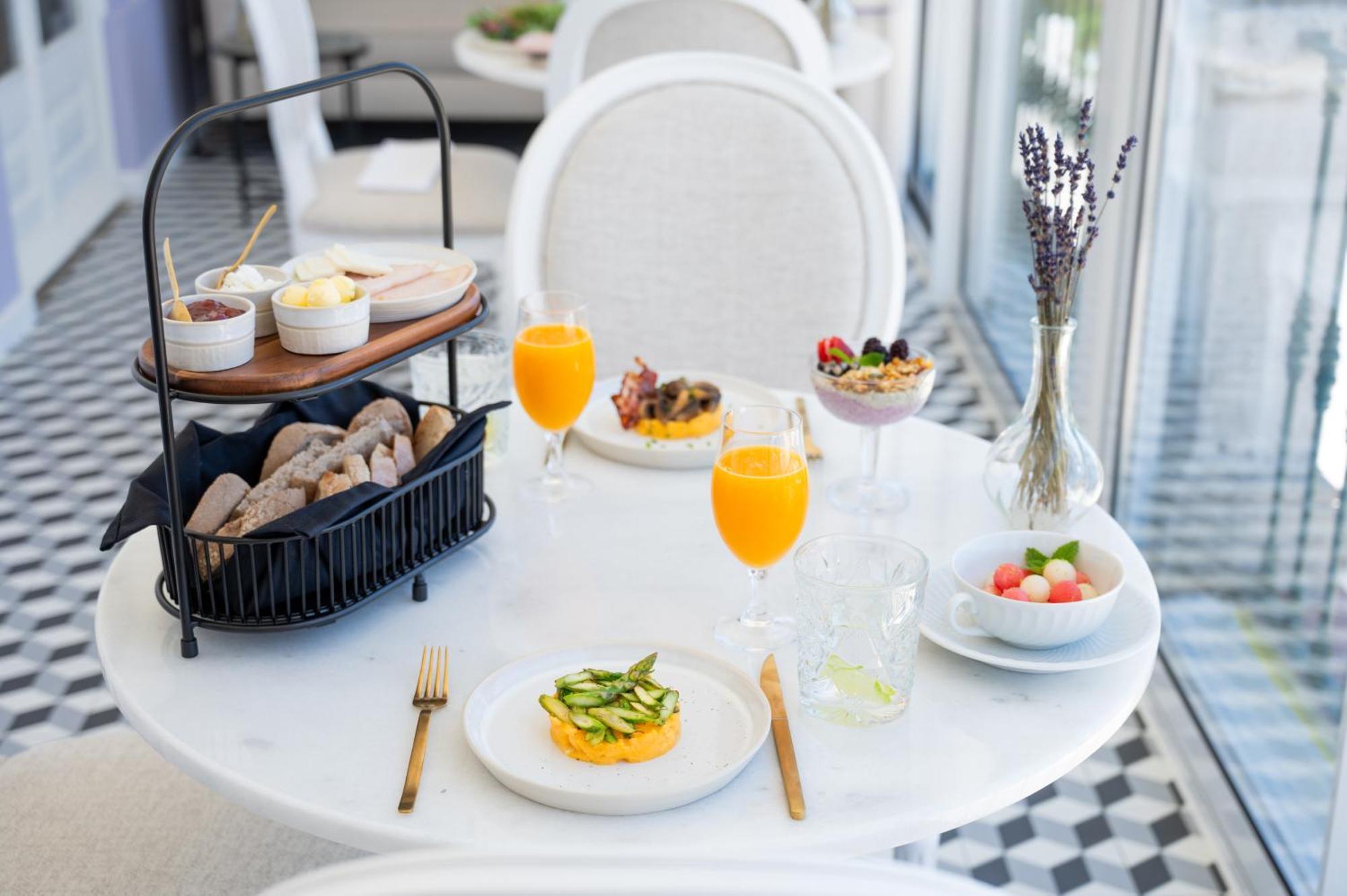 Lilases Boutique House & Garden Mora Bagian luar foto