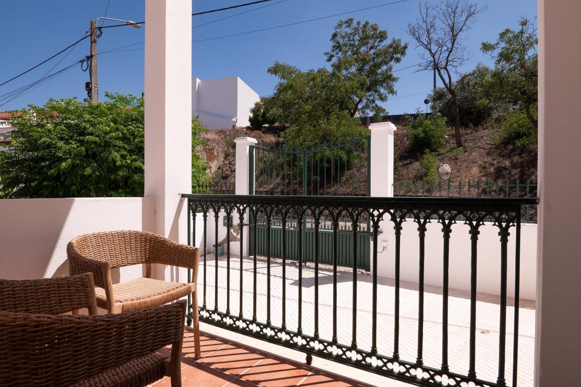 Lilases Boutique House & Garden Mora Bagian luar foto